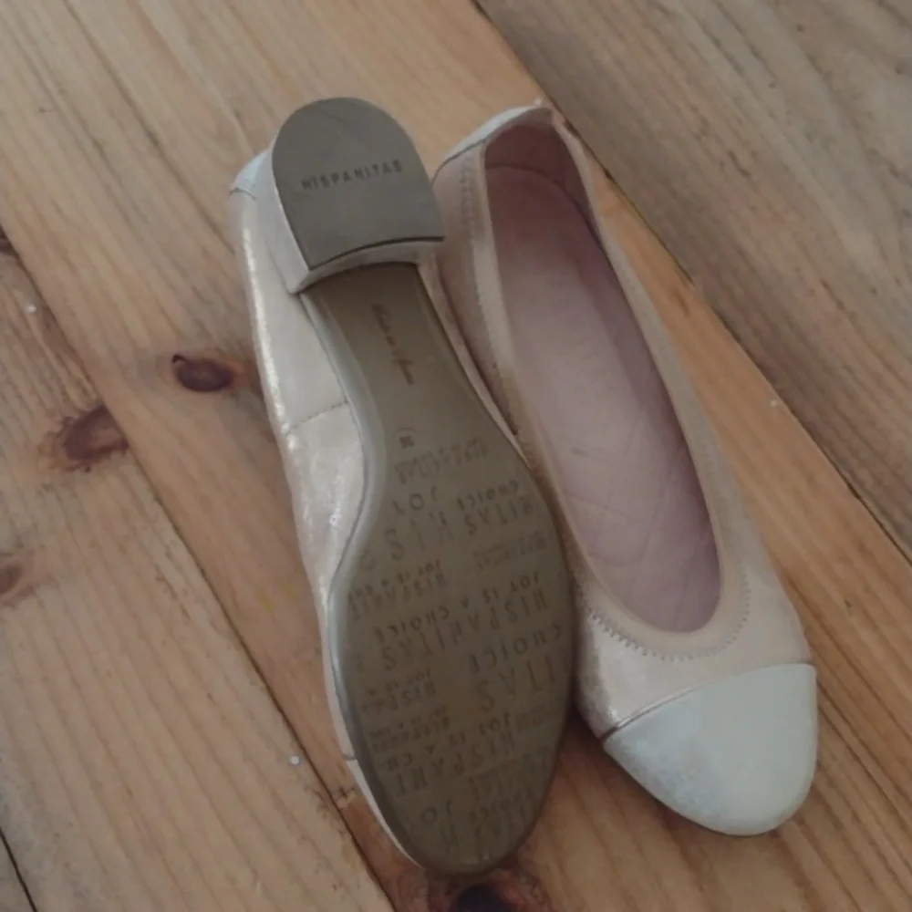 Hispanitas Joy is a Choice 2 Tone Metallic Block Heel Shoe Size 39 US Size 9